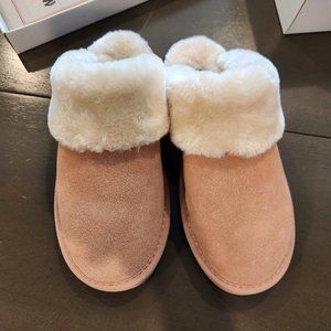 NIB Minnetonka Pink Blush Slipper Slides